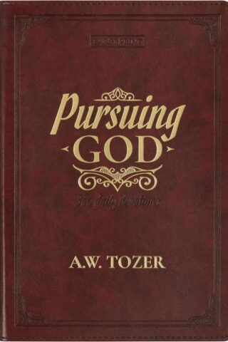 9781639524259 Pursuing God : 366 Daily Devotions