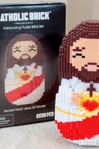 850060337284 Sacred Heart Jesus Brick Set